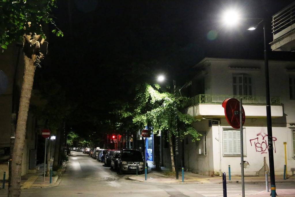 Δ. Λαρισαίων: Περισσότερο φως σε δρόμους, πάρκα και πλατείες (Εικόνες)